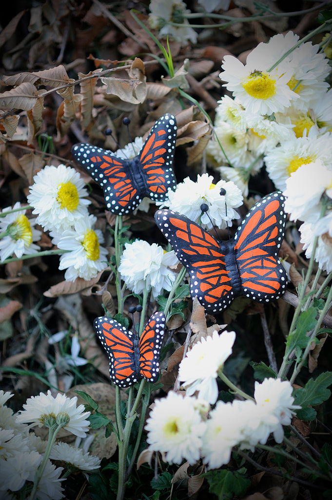 Hand-made clay figurines in the shape of Monarch butterflies. Can be hung on walls. All our Catrinas are made in Mexico and we sip worldwide. Add a classy touch of Mexican art to your home.